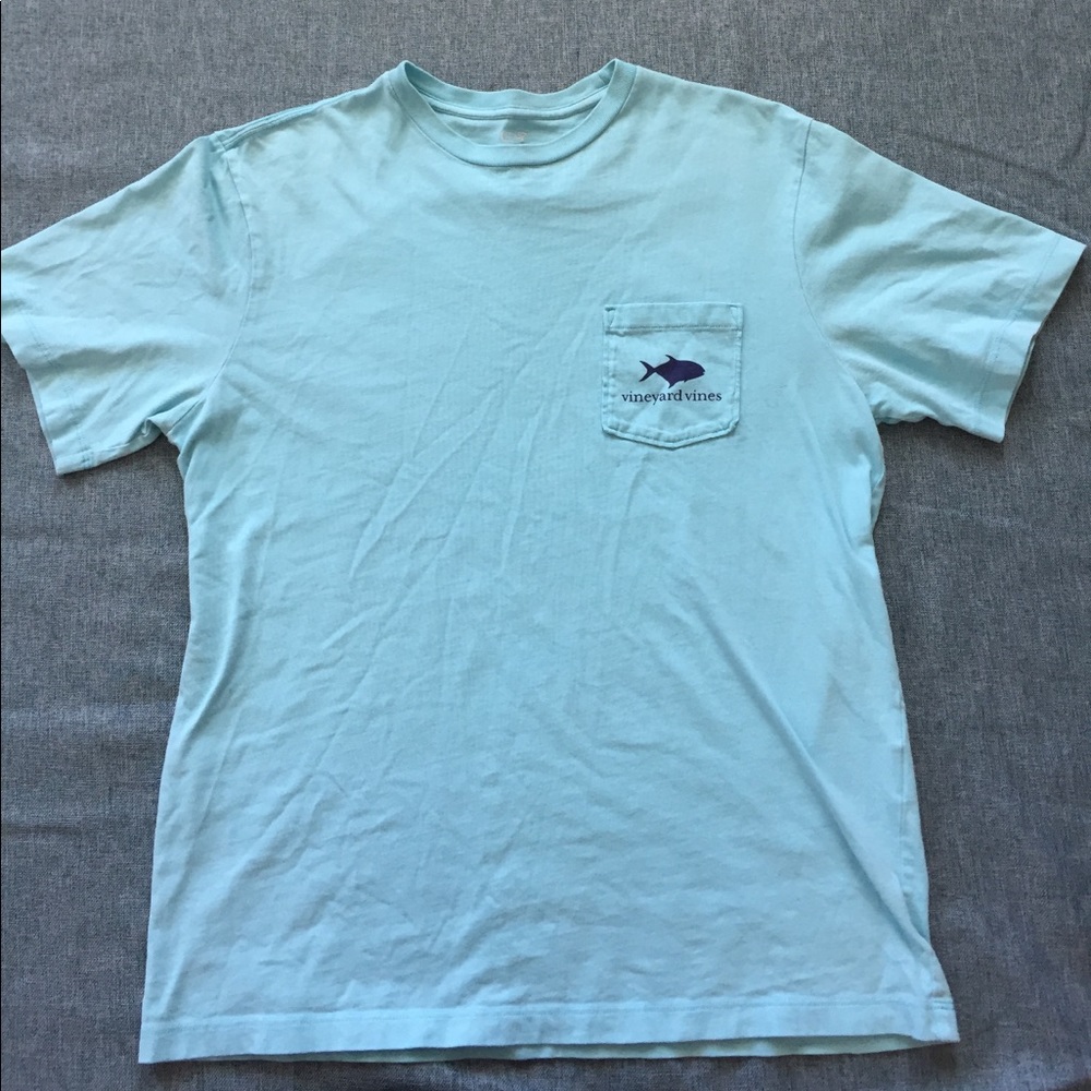 Vineyard Vines teal T-shirt